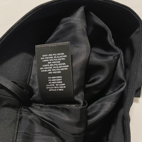 ✨Host Pick✨NWOT Aritzia Sunday Best Olive Mini 15" Skirt in Black - Picture 9 of 10